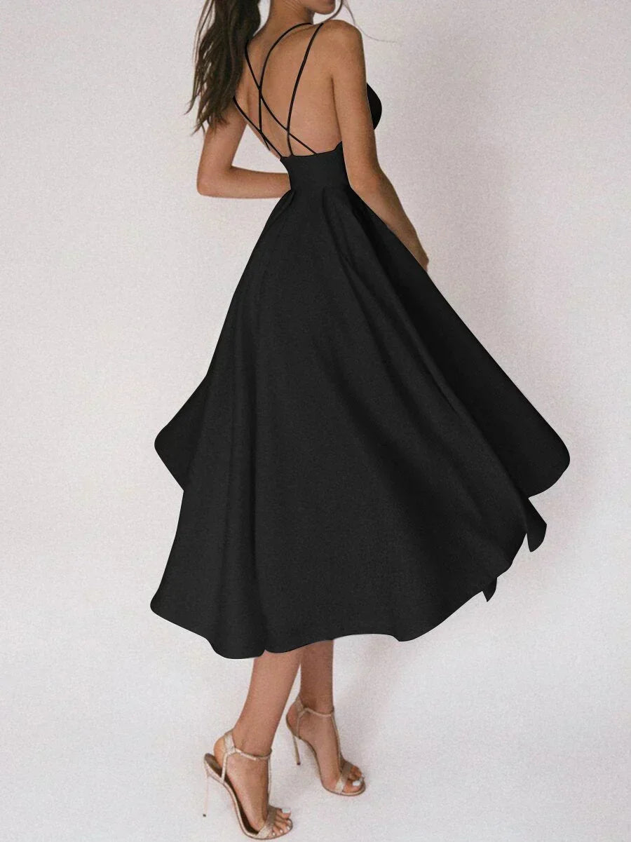 Elara - Elegantes Minimalistisches Kleid