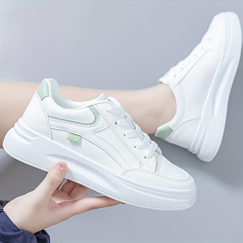 Chice weiße Sneakers mit leichtem Komfort