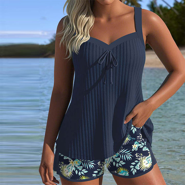 Lena | Zweiteiliger gestreifter Tankini mit Strandshorts