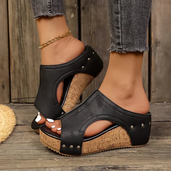 Eva-Mathilde | Lumi-Keilschuhe mit Nieten
