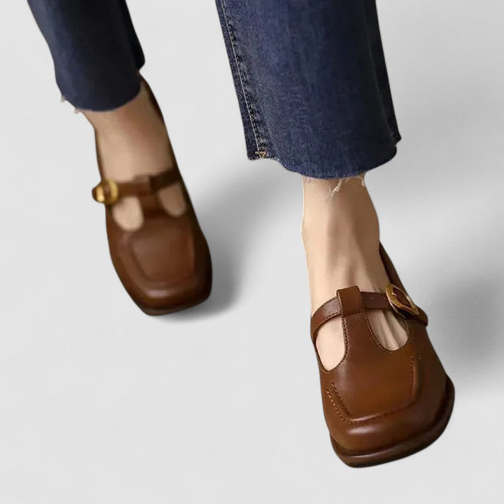 Kyrahnae | Mary Jane Schuhe mit orthopädischem T-Riemen