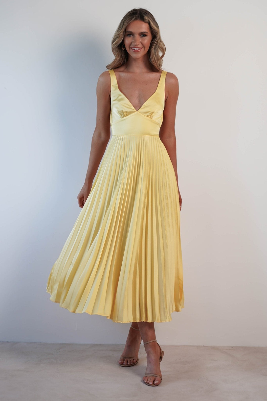 MALKA | Plissee Maxikleid mit Zartem Fall für Hochzeitsgäste