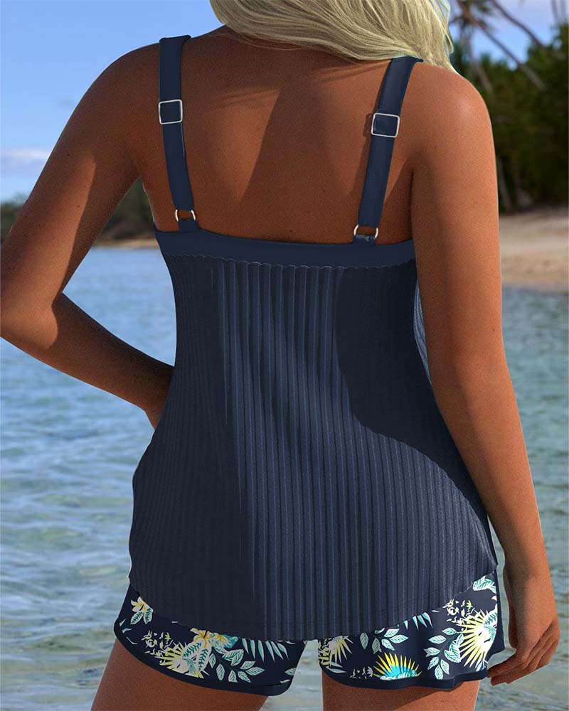 Lena | Zweiteiliger gestreifter Tankini mit Strandshorts