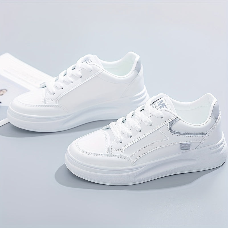 Chice weiße Sneakers mit leichtem Komfort