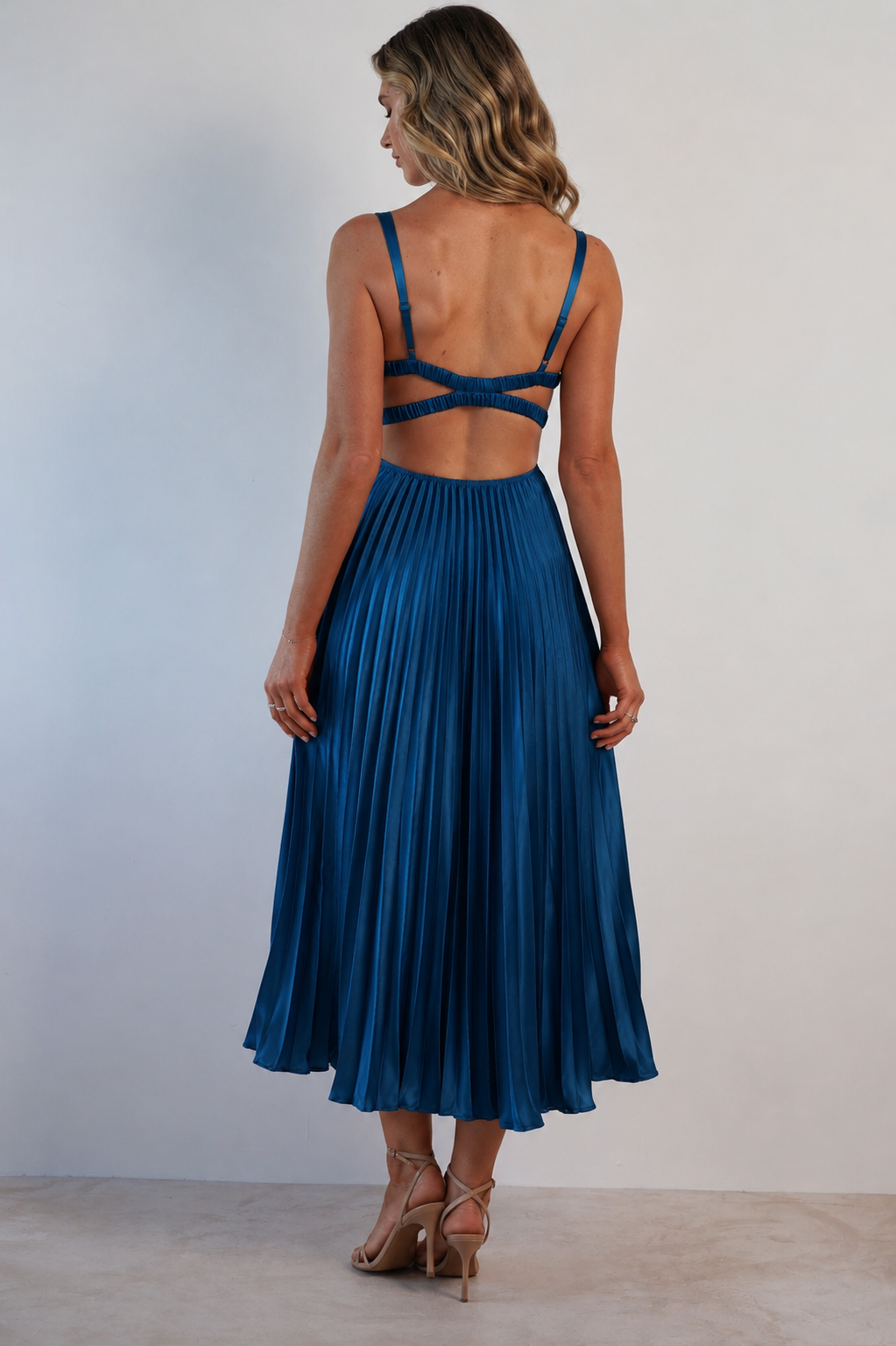 MALKA | Plissee Maxikleid mit Zartem Fall für Hochzeitsgäste